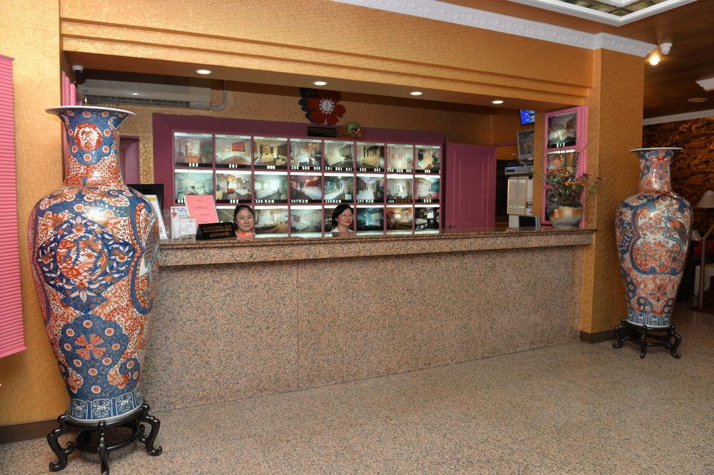 Day Chen Hotel Yilan Exterior photo