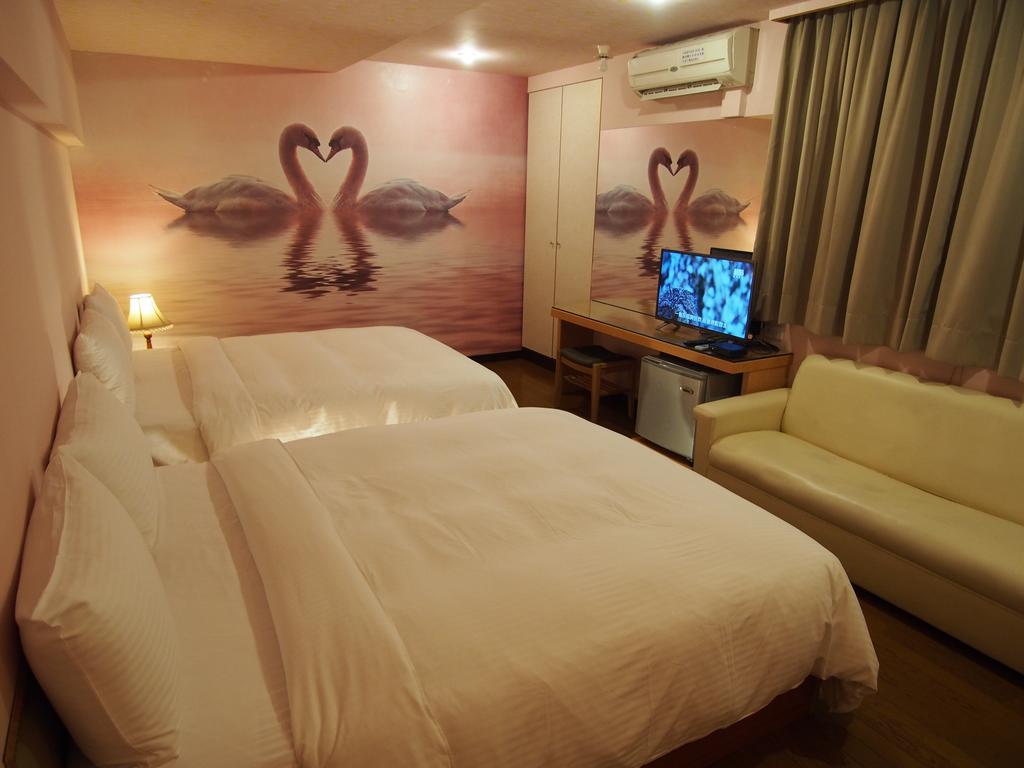 Day Chen Hotel Yilan Exterior photo