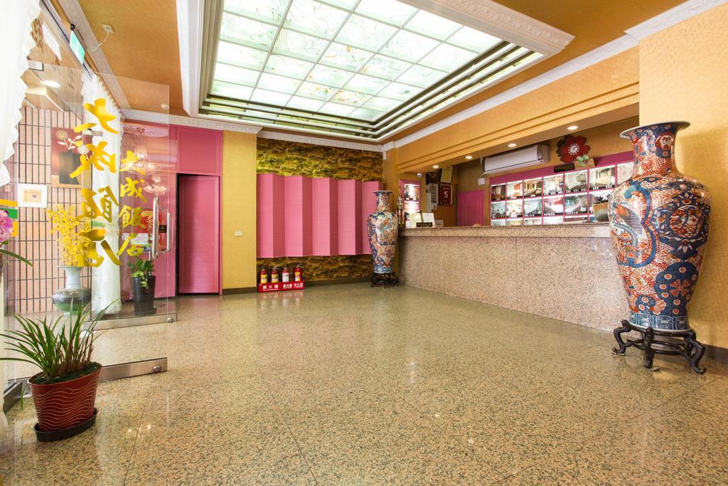 Day Chen Hotel Yilan Exterior photo