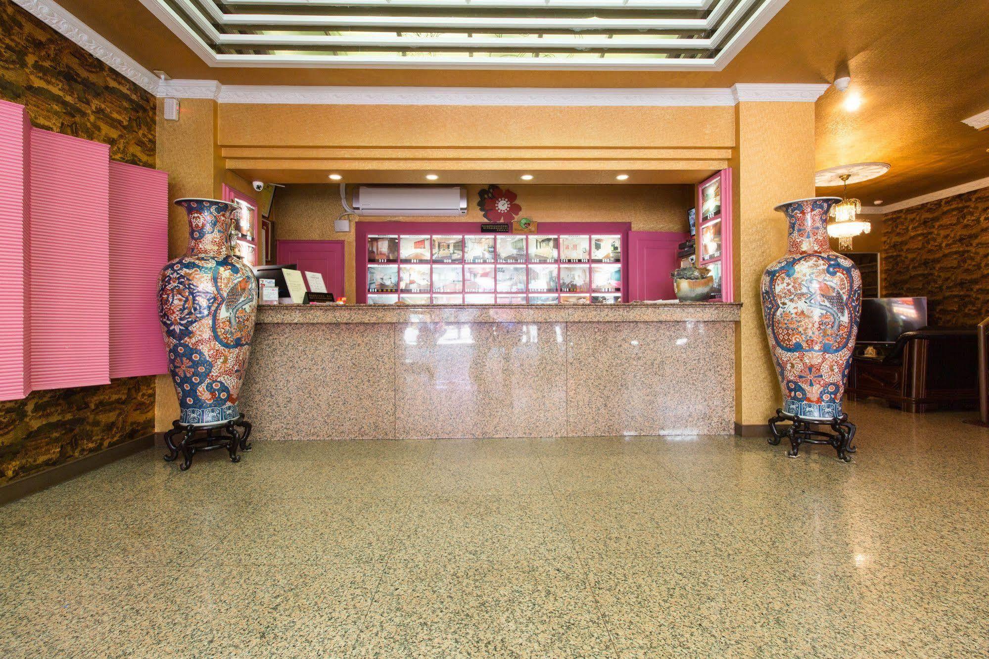 Day Chen Hotel Yilan Exterior photo