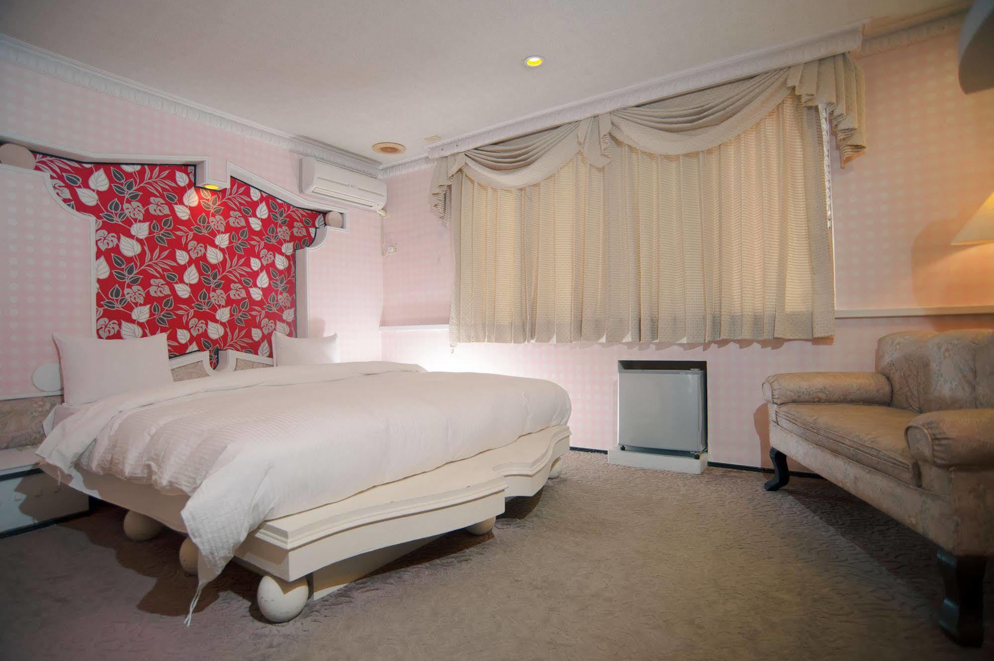 Day Chen Hotel Yilan Exterior photo