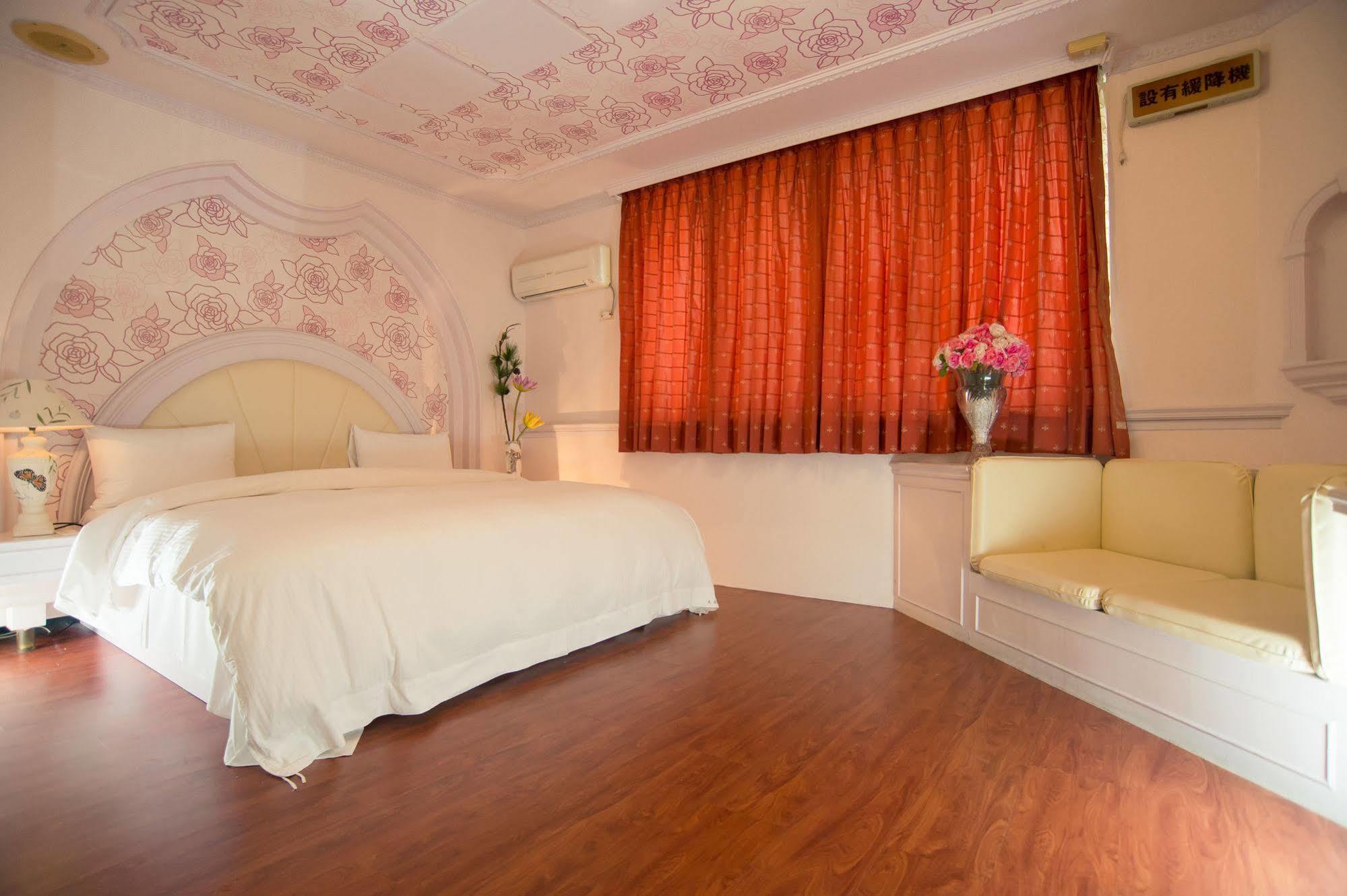 Day Chen Hotel Yilan Exterior photo