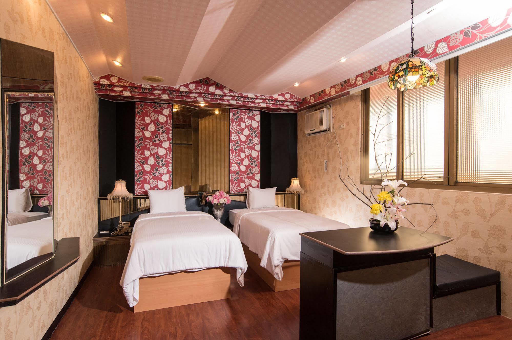 Day Chen Hotel Yilan Exterior photo
