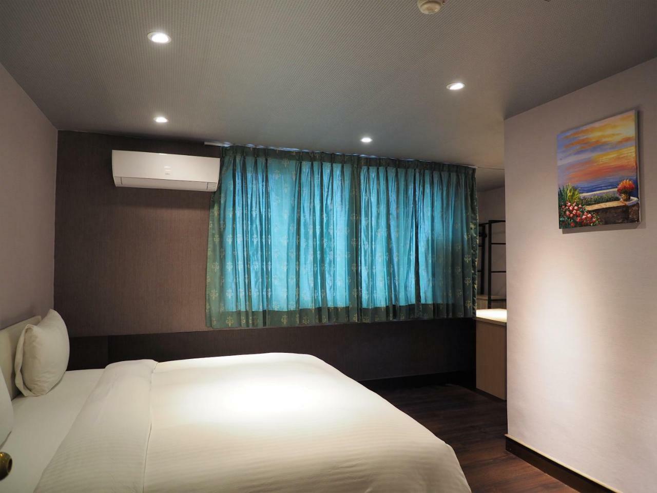 Day Chen Hotel Yilan Exterior photo
