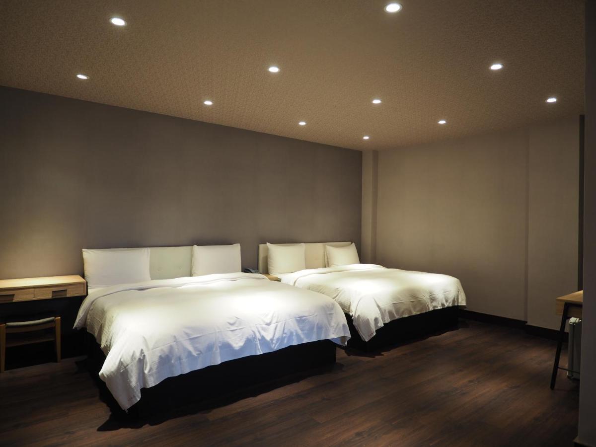 Day Chen Hotel Yilan Exterior photo